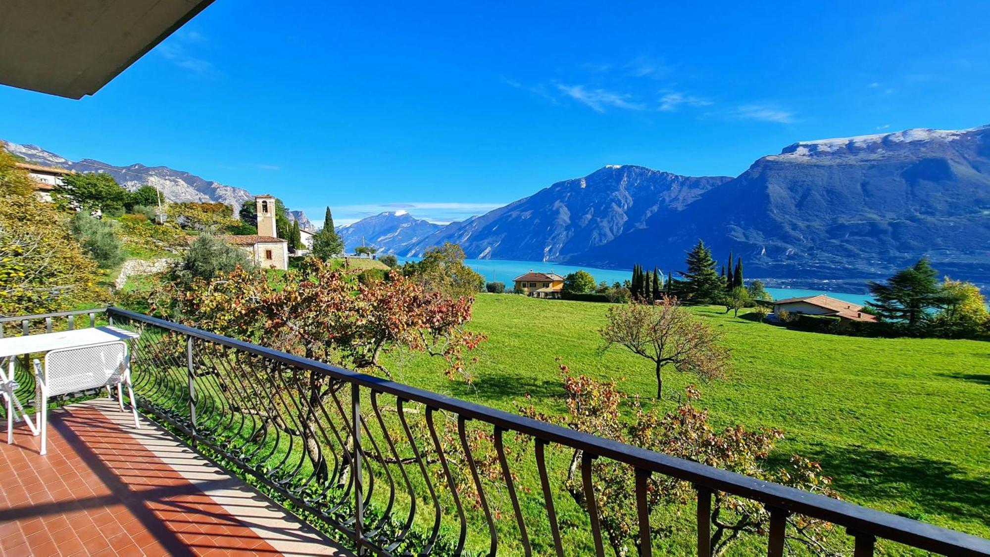 Country House Casa Marisa Garden And Lake View By Garda Domus Mea Tremosine Eksteriør billede
